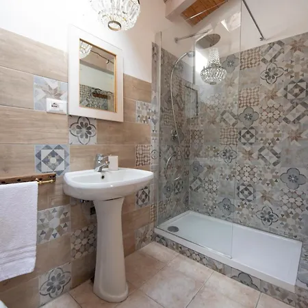 202 - Camera Mansardata Tra Le Cinque Terre E Portofino - Cherry House Guest house *